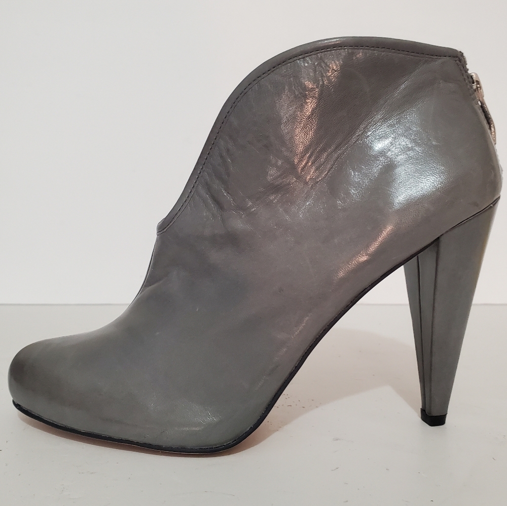 Vince Camuto Gray Leather Pointed Toe Ankle Booties - Picture 2 of 13